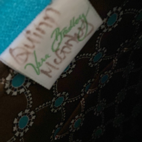 Quilted blue, white, brown
Vera Bradley blue paisley Crossbody Hipster purse. - Picture 6 of 9